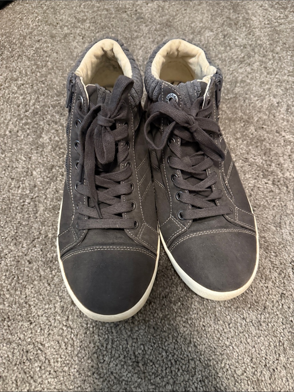 Taos Footwear Charcoal Gray High-Top Women's Sneakers